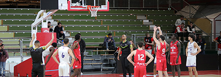 Basketball match at Cholet Mondial Basket featuring Bodet Sport display solutions.