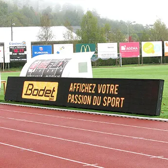 Des solutions vidéo pour stade omnisport pensées pour les clubs aux budgets serrés